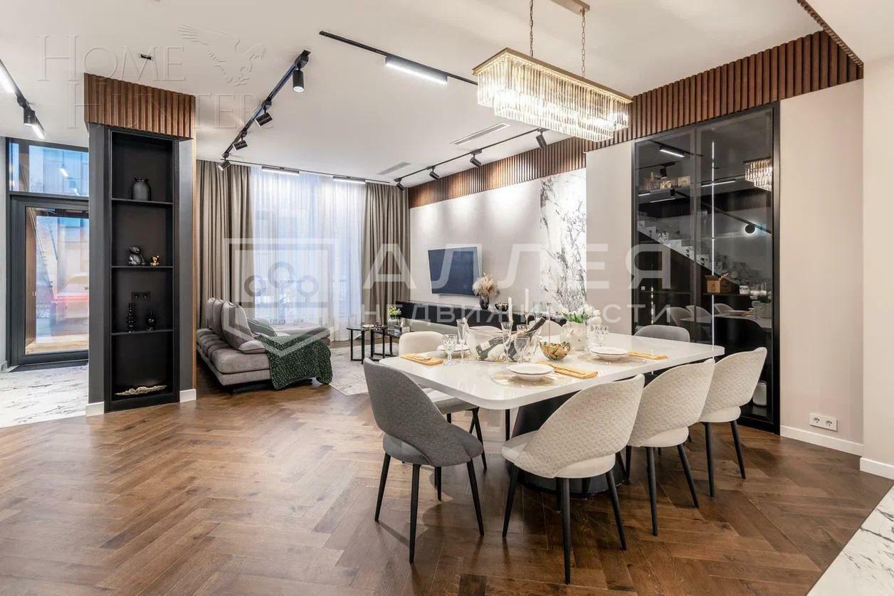 3-этажный таунхаус 345 м² с отделкой