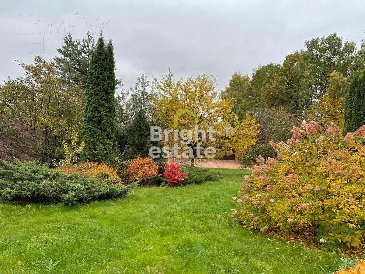 3-этажный коттедж 1 040 м² с отделкой