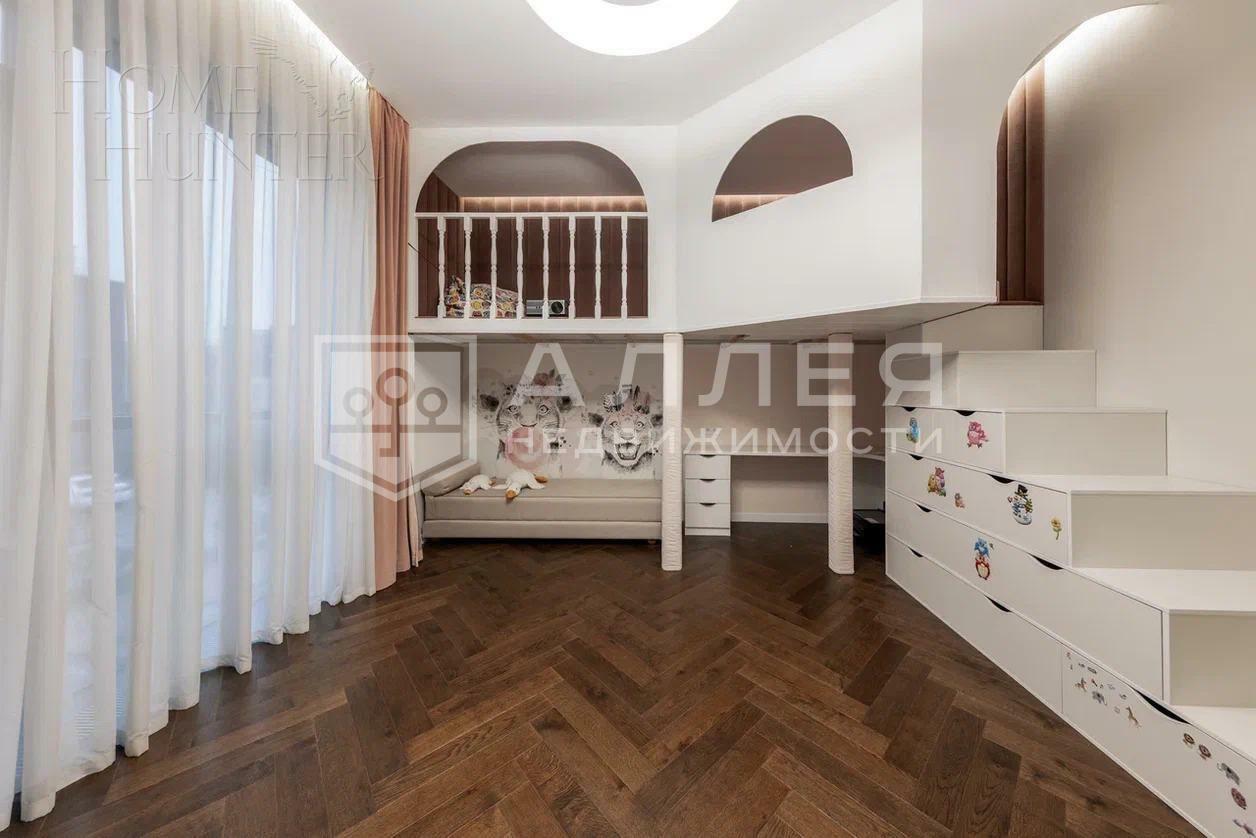 3-этажный таунхаус 345 м² с отделкой