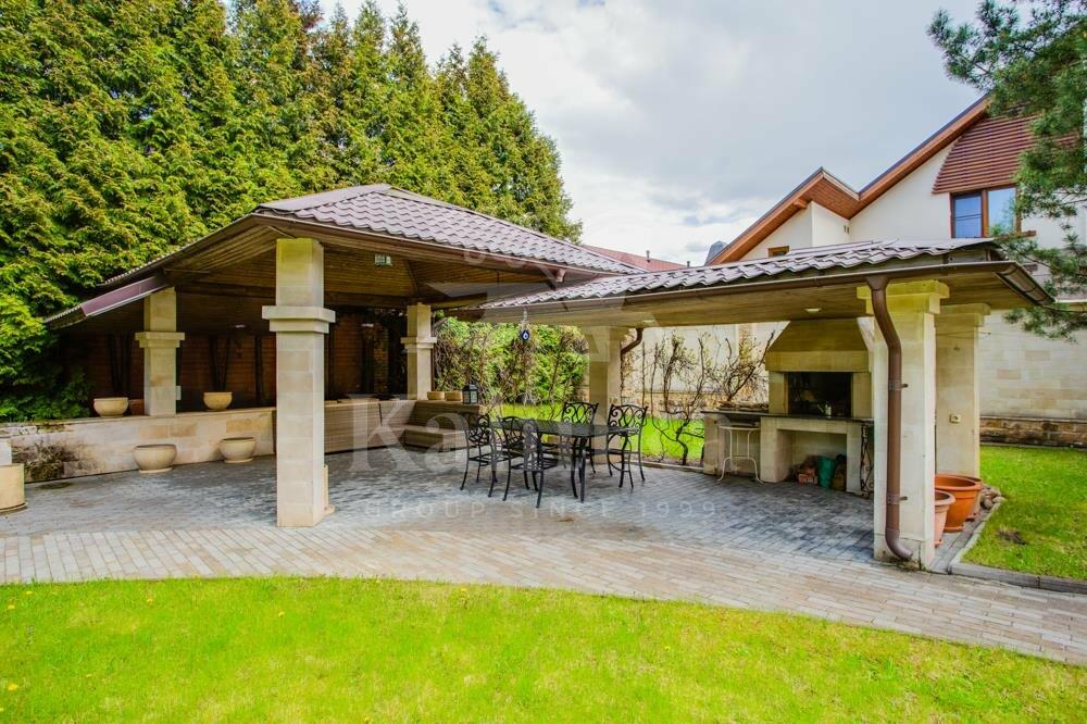 3-этажный коттедж 850 м² с отделкой