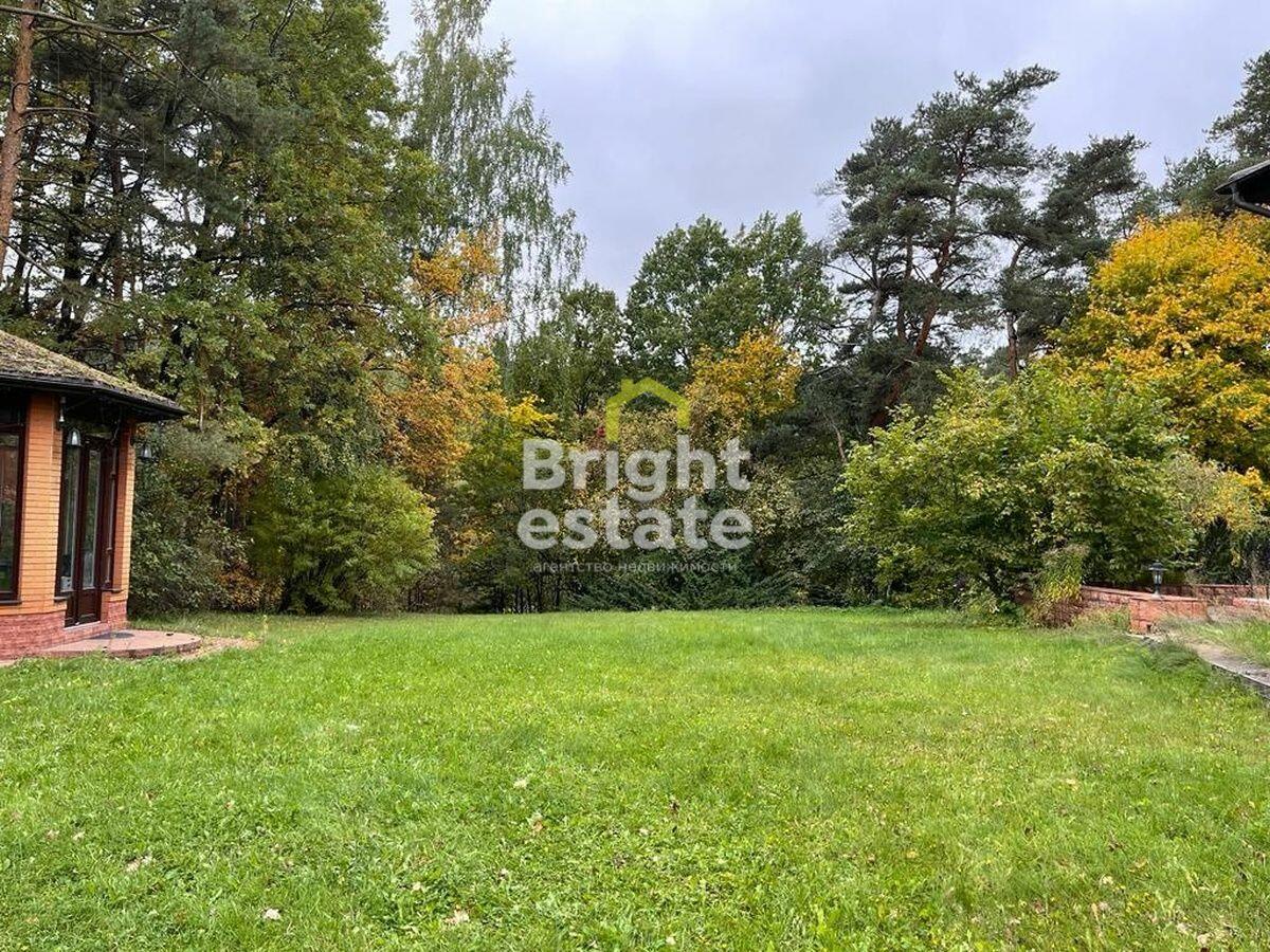 3-этажный коттедж 1 040 м² с отделкой