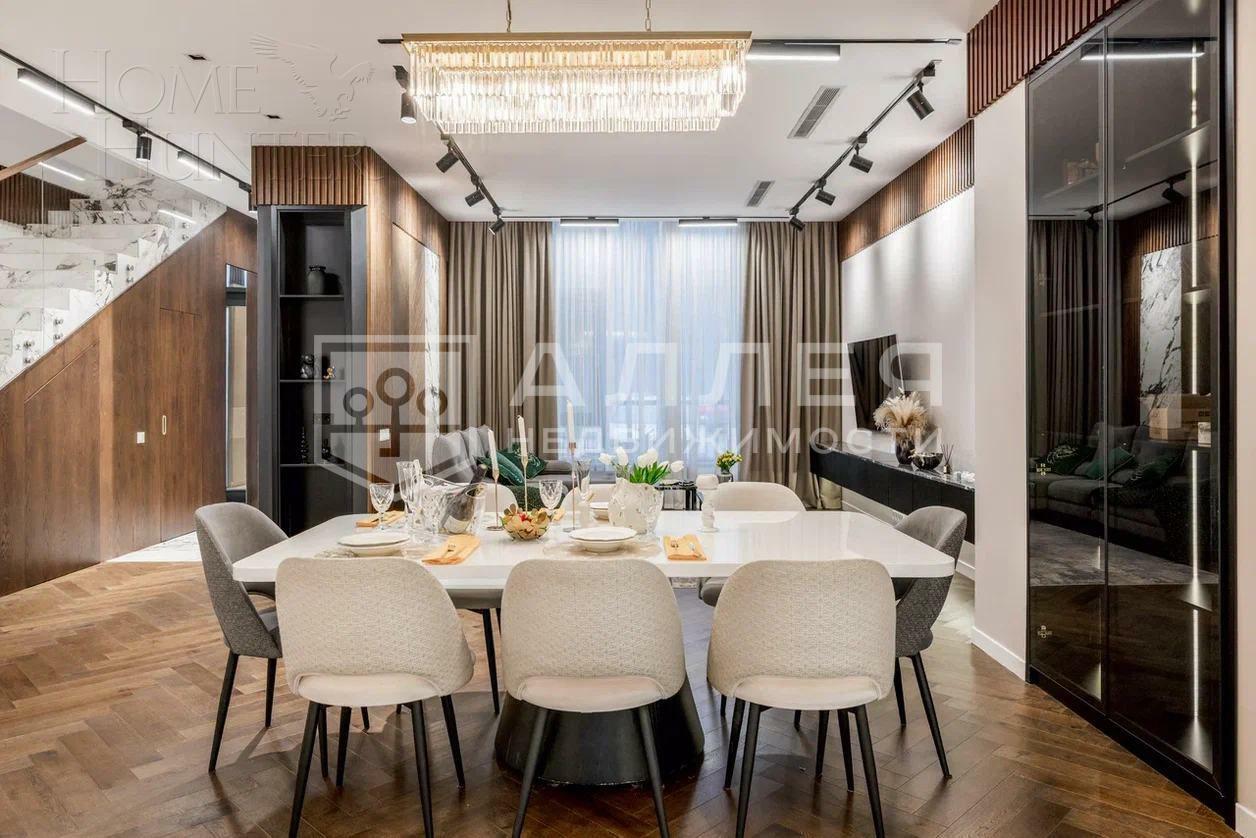 3-этажный таунхаус 345 м² с отделкой