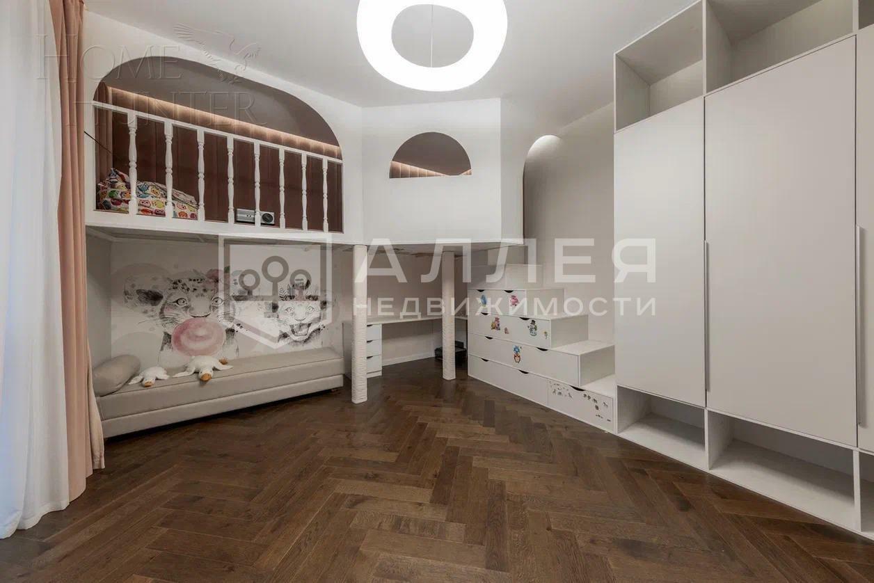 3-этажный таунхаус 345 м² с отделкой