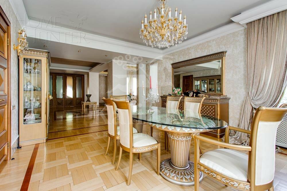 3-этажный коттедж 850 м² с отделкой