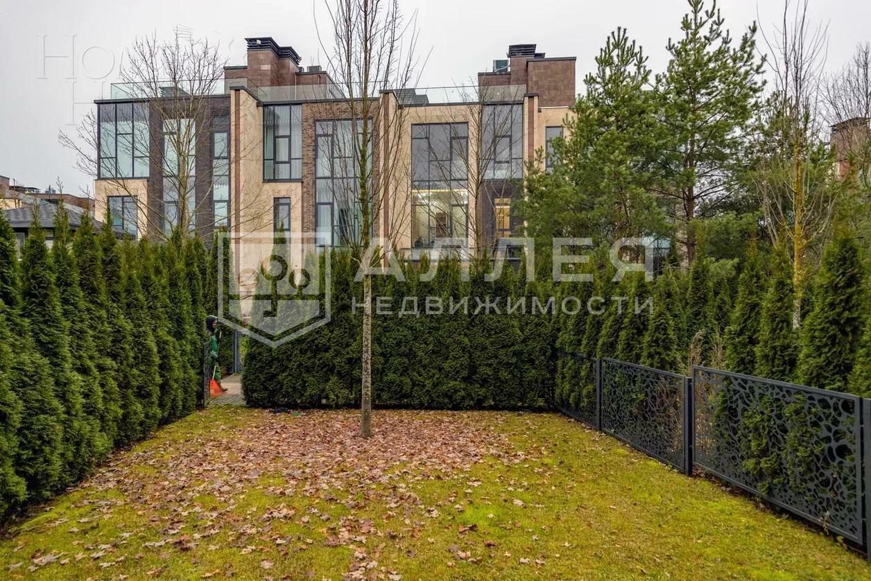 3-этажный таунхаус 345 м² с отделкой