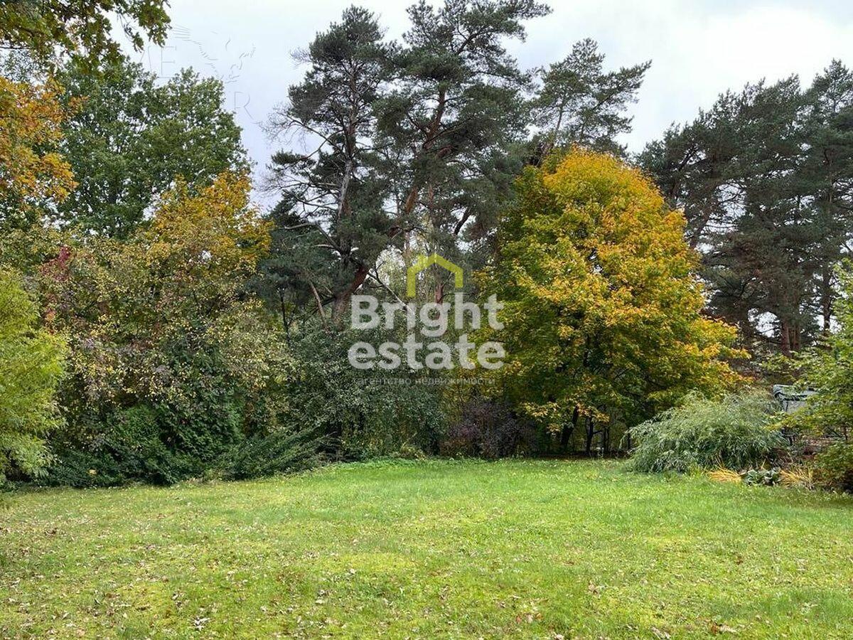 3-этажный коттедж 1 040 м² с отделкой