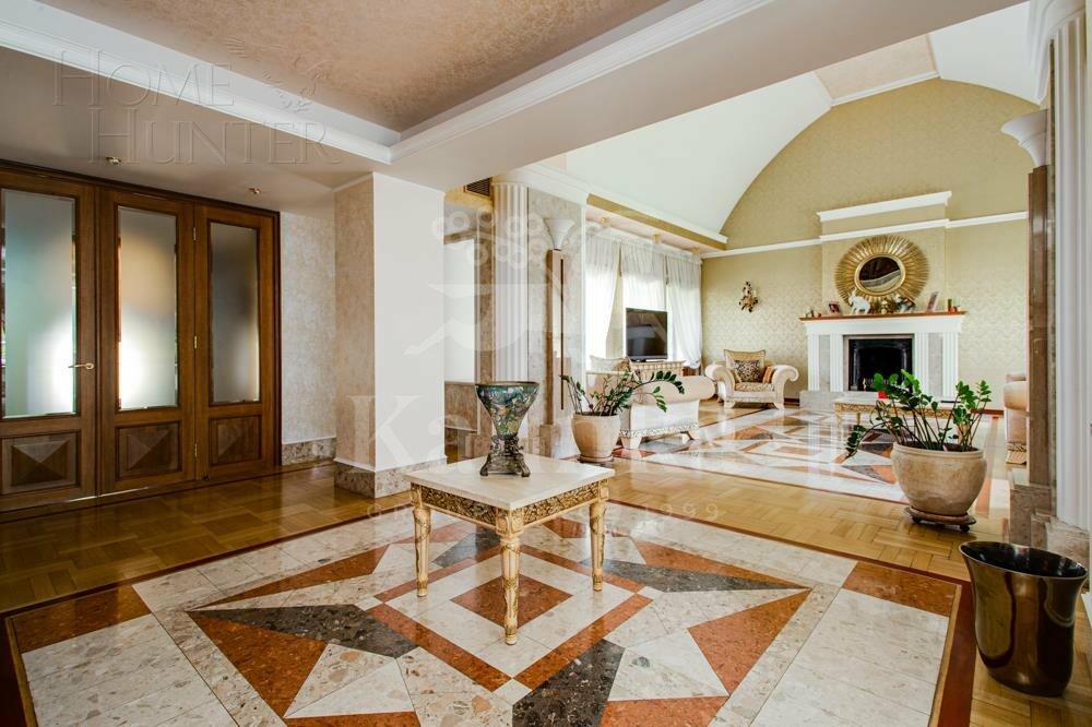 3-этажный коттедж 850 м² с отделкой