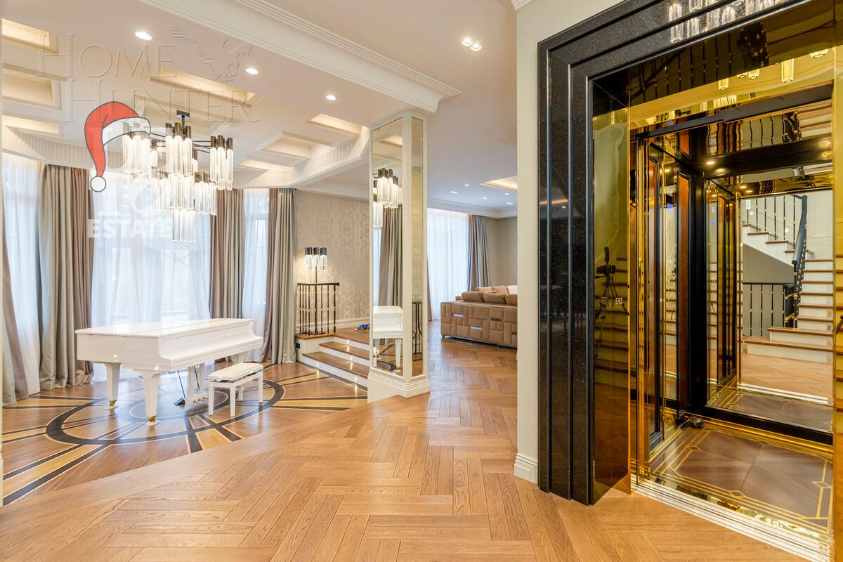 3-этажный коттедж 1 100 м² с отделкой