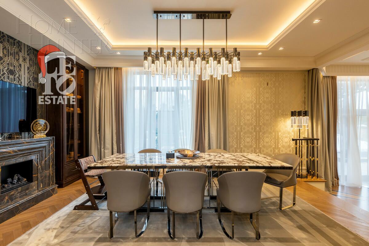 3-этажный коттедж 1 100 м² с отделкой