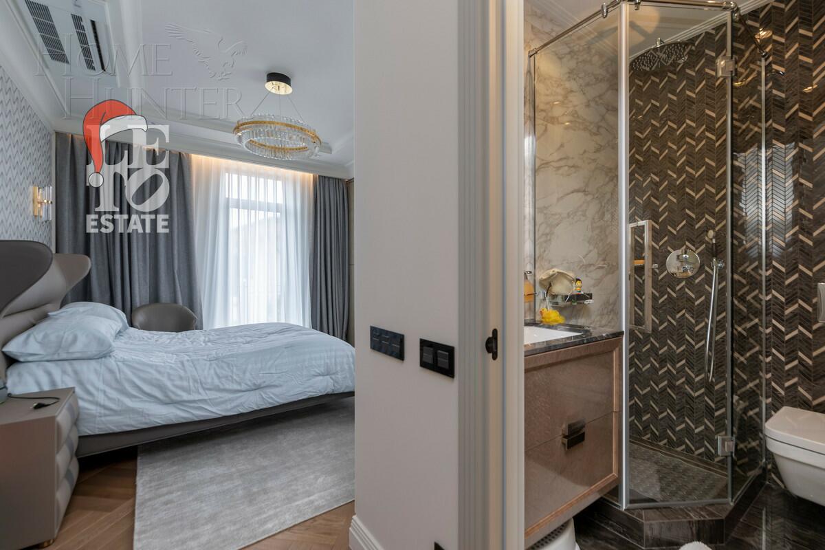 3-этажный коттедж 1 100 м² с отделкой