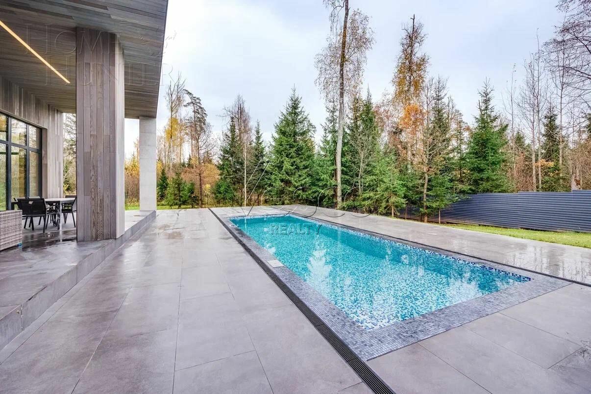 2-этажный коттедж 450 м² с отделкой