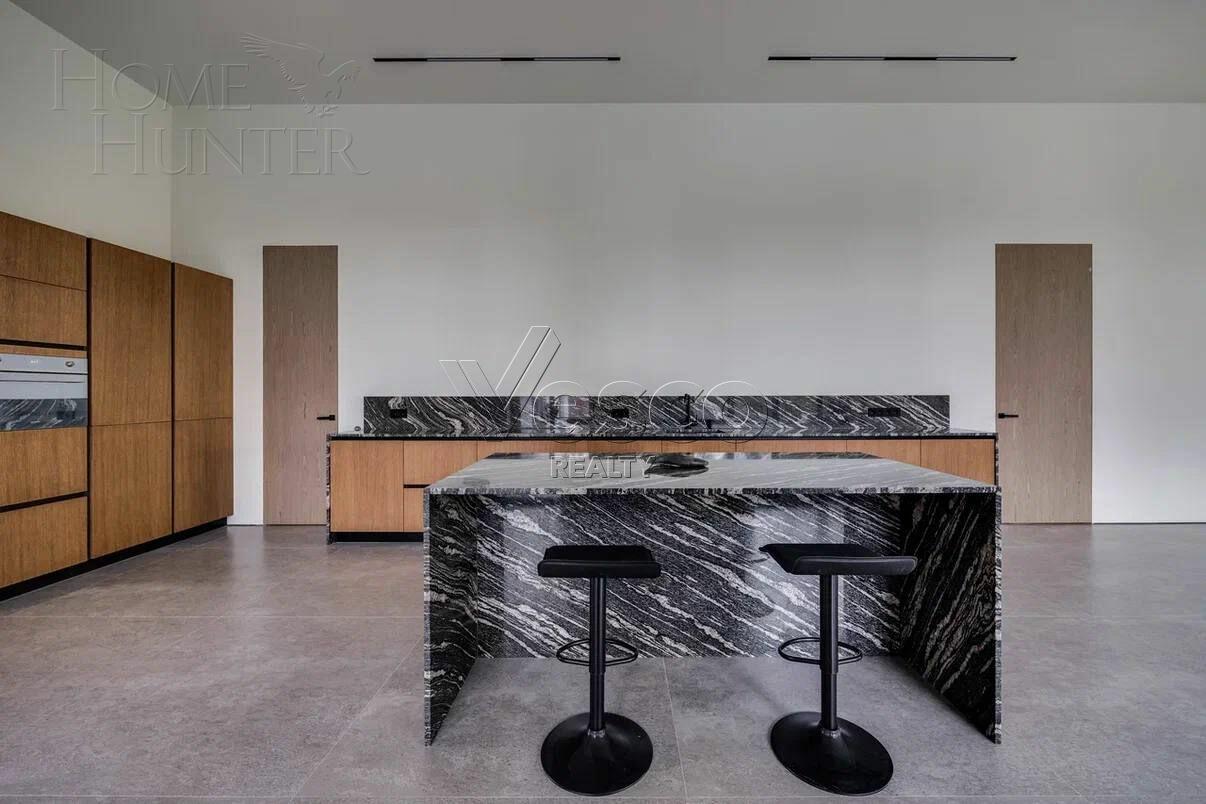 2-этажный коттедж 450 м² с отделкой