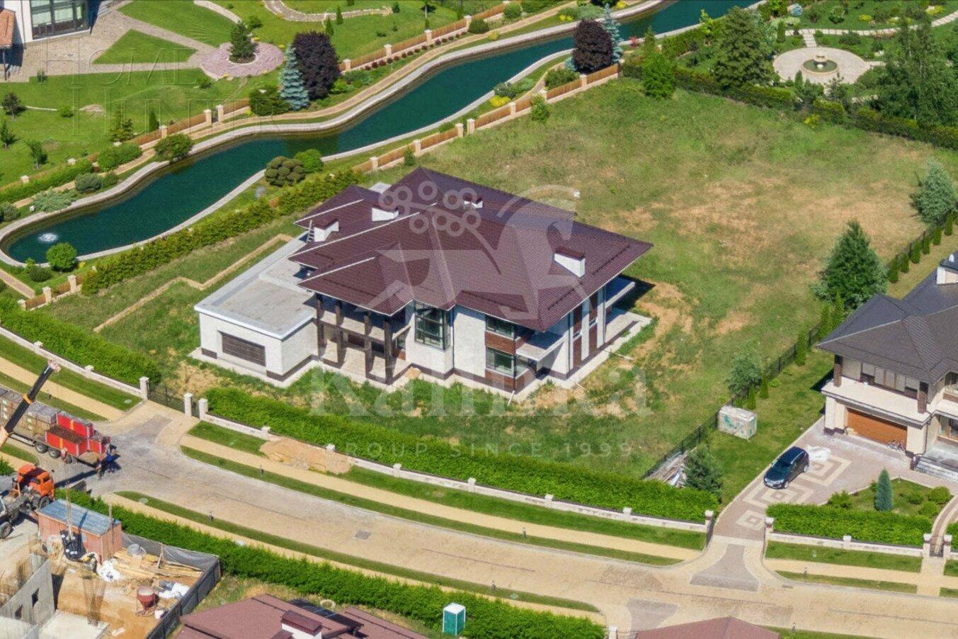 2-этажный коттедж 700 м² без отделки