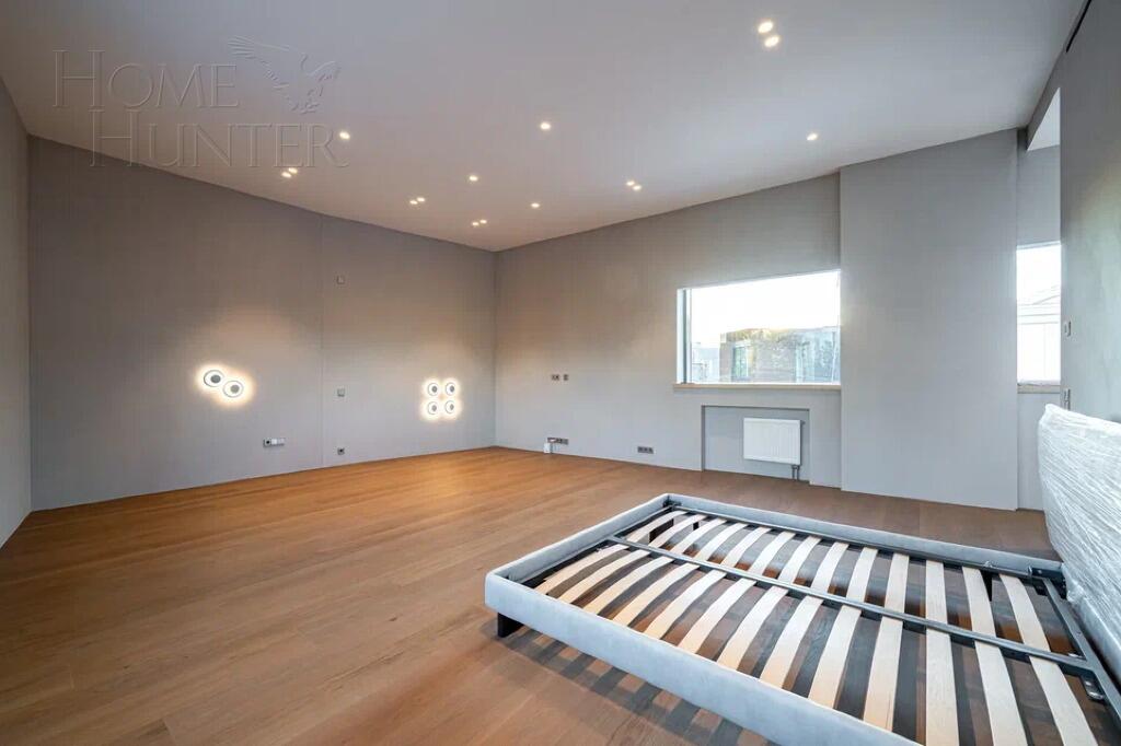 3-этажный коттедж 830 м² без отделки