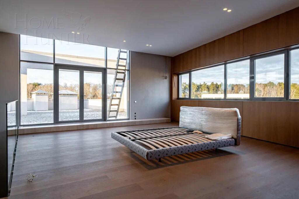 3-этажный коттедж 830 м² без отделки