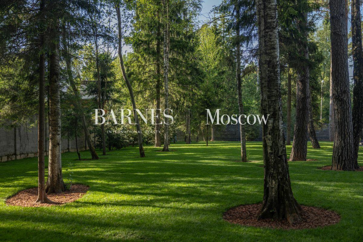 2-этажный коттедж 1 700 м² без отделки