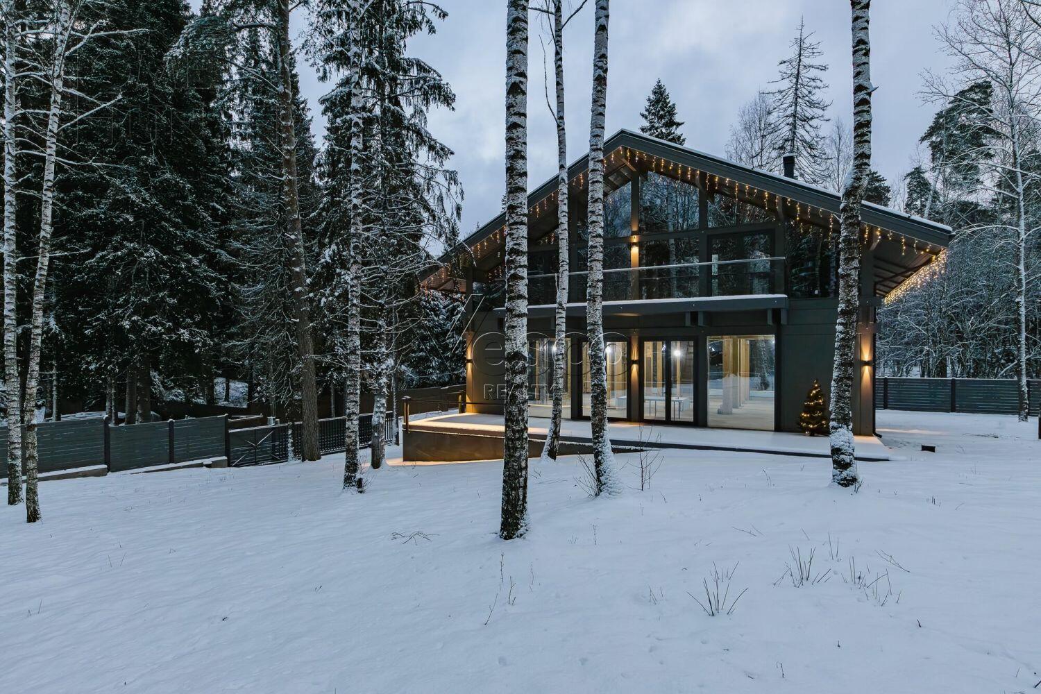 2-этажный коттедж 581.7 м² без отделки