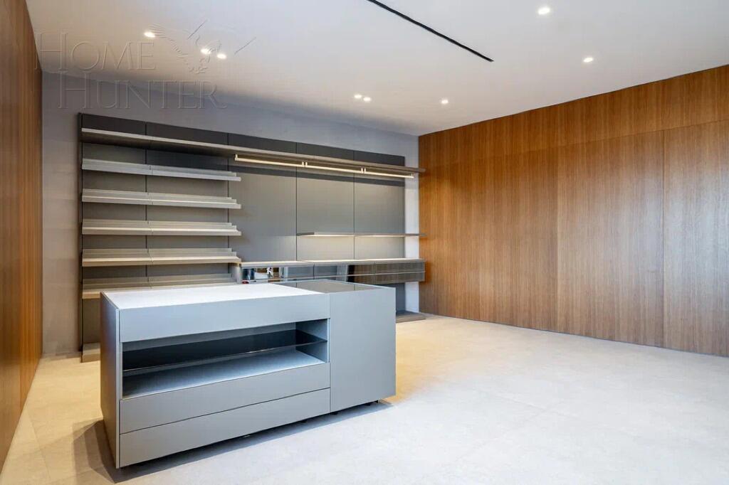 3-этажный коттедж 830 м² без отделки