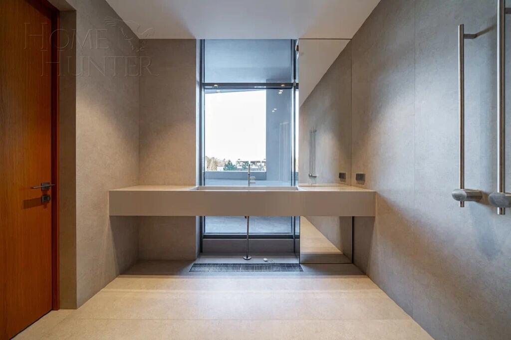 3-этажный коттедж 830 м² без отделки