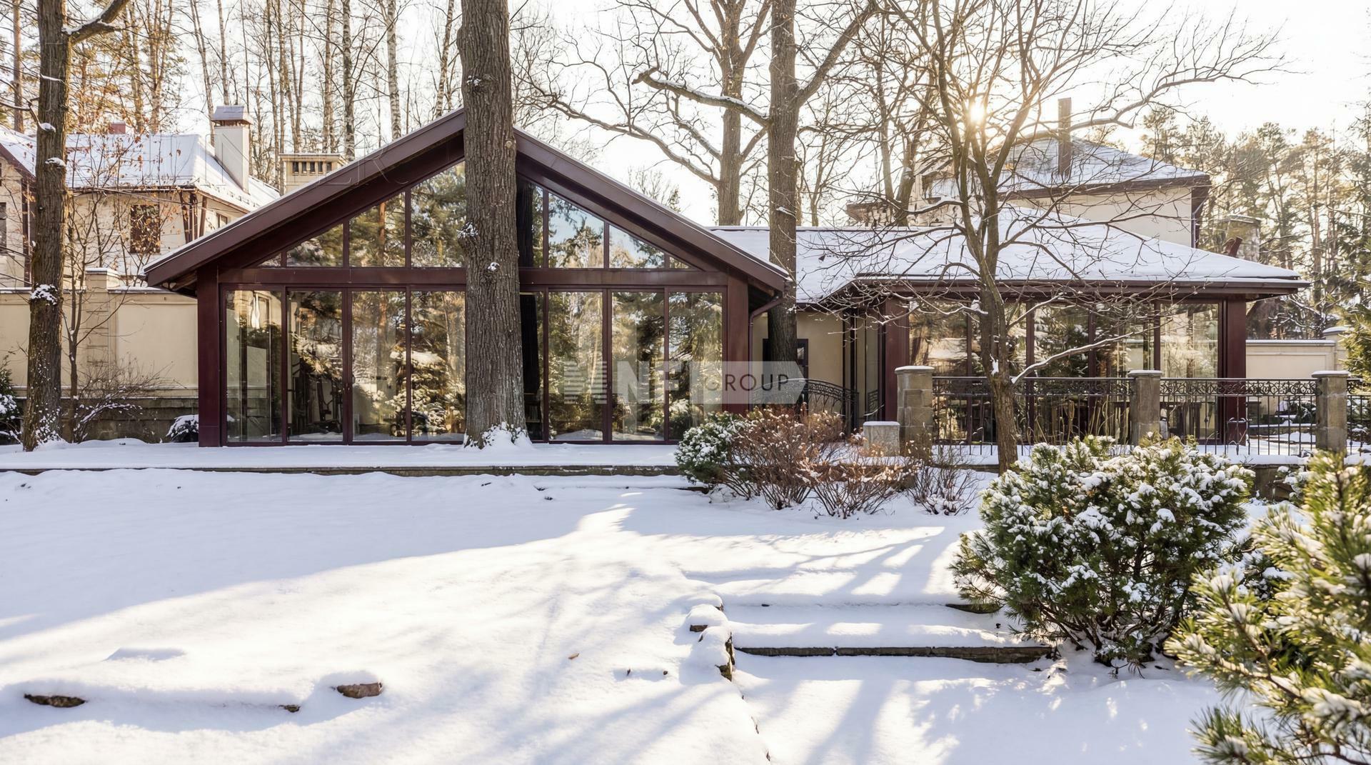 2-этажный коттедж 1 300 м² с отделкой