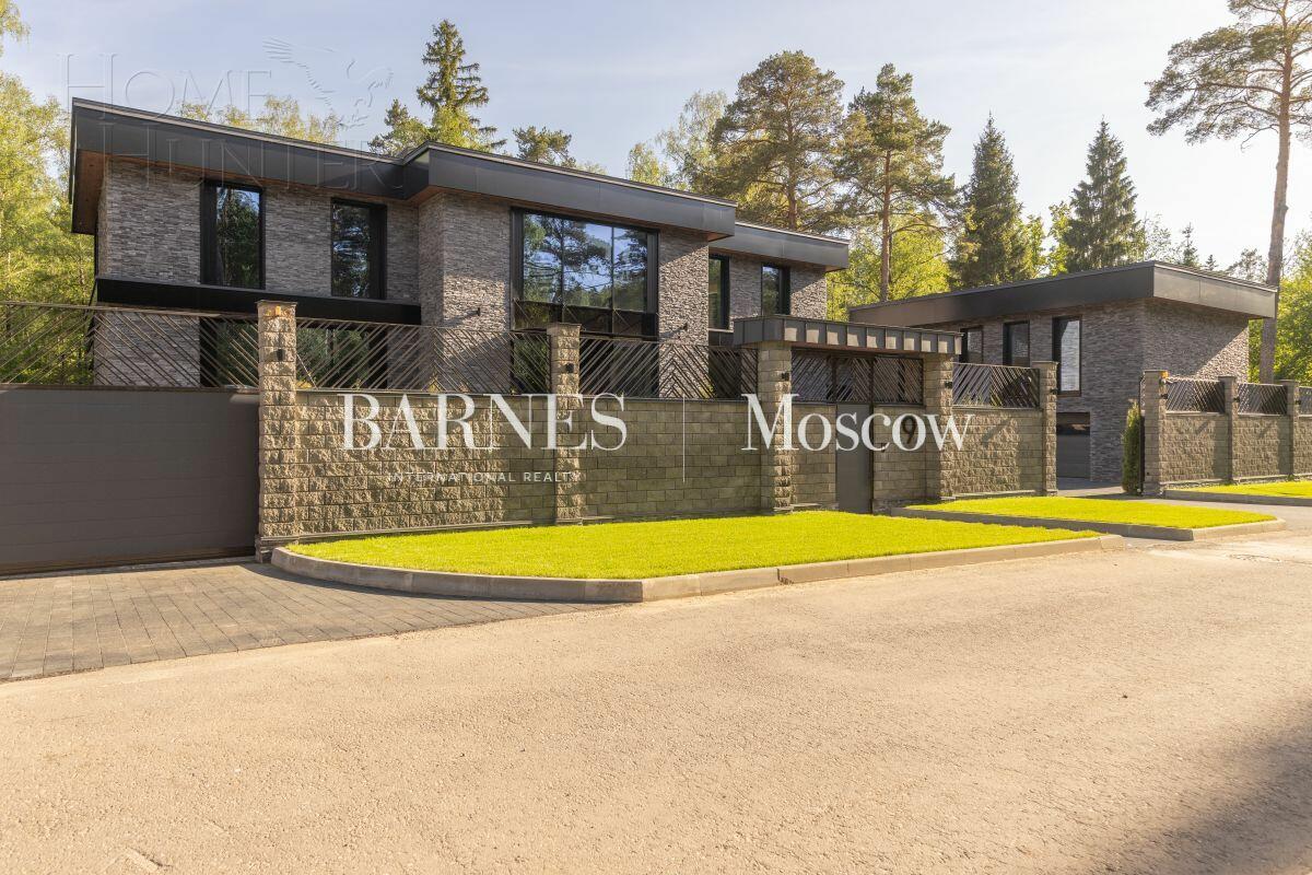 2-этажный коттедж 1 700 м² без отделки