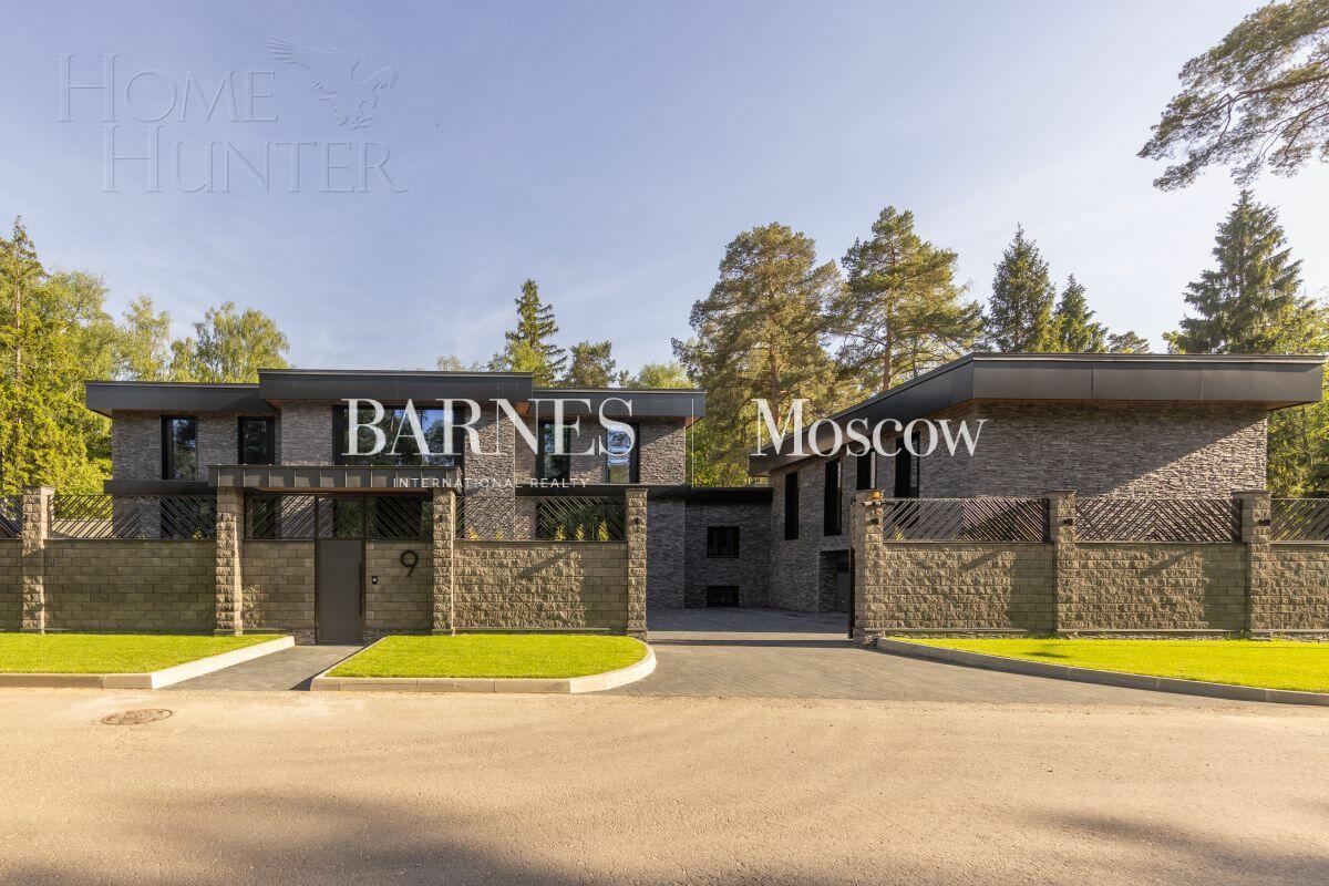 2-этажный коттедж 1 700 м² без отделки