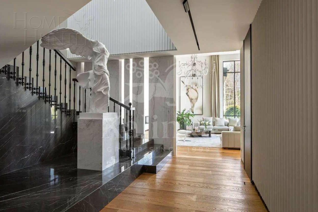 2-этажный коттедж 1 475 м² с отделкой