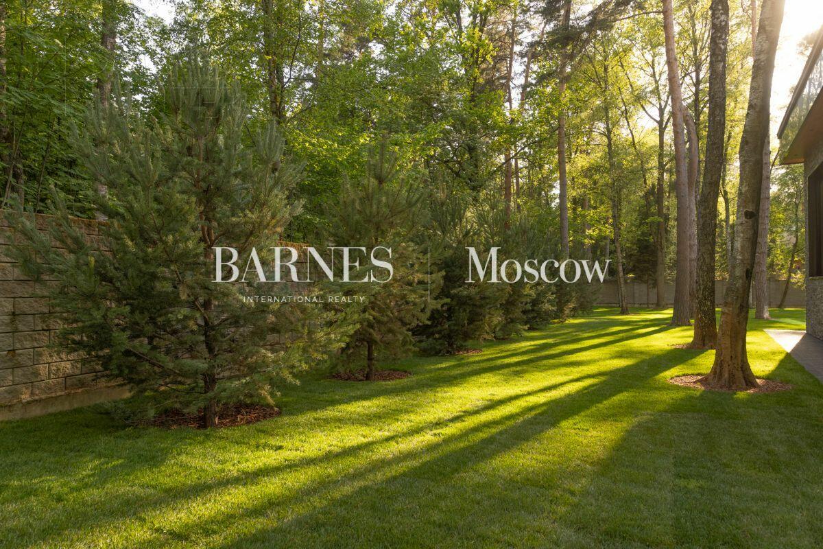 2-этажный коттедж 1 700 м² без отделки