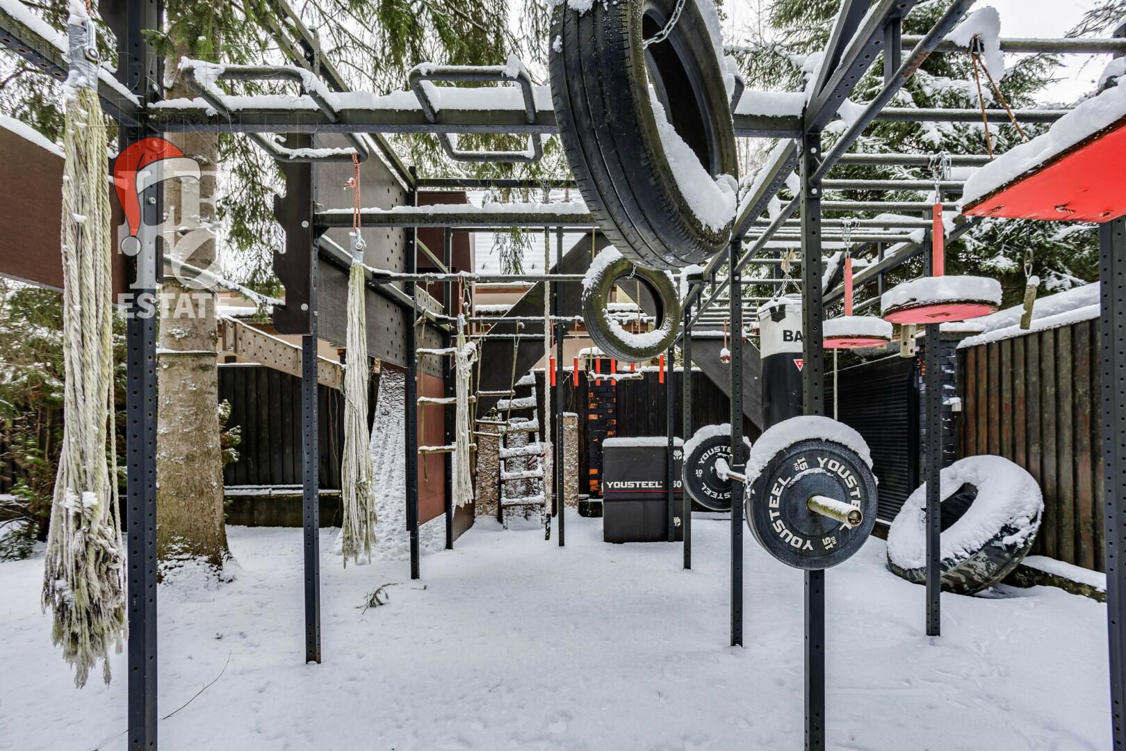 2-этажный коттедж 500 м² с отделкой