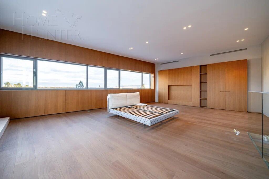 3-этажный коттедж 830 м² без отделки