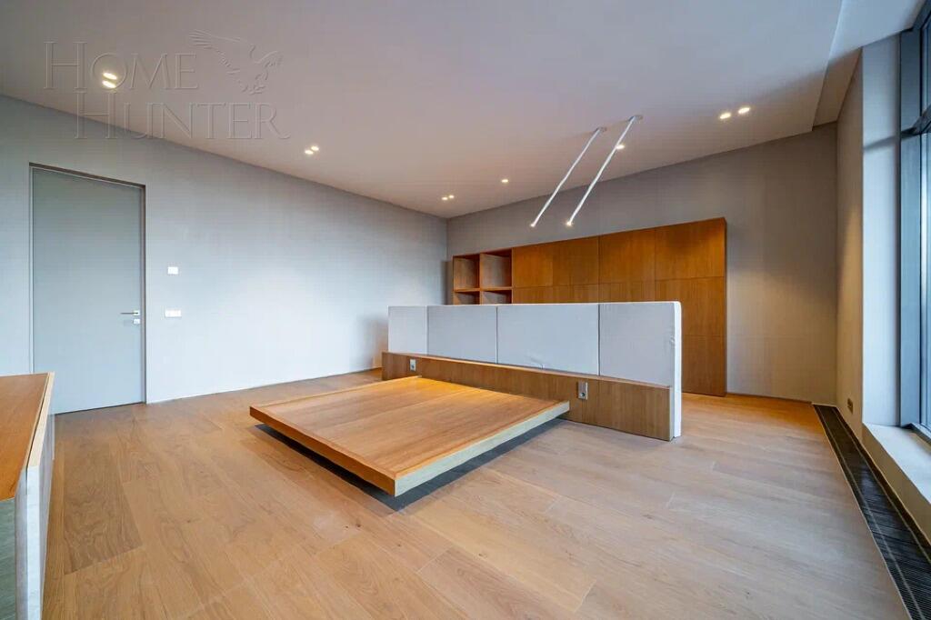 3-этажный коттедж 830 м² без отделки