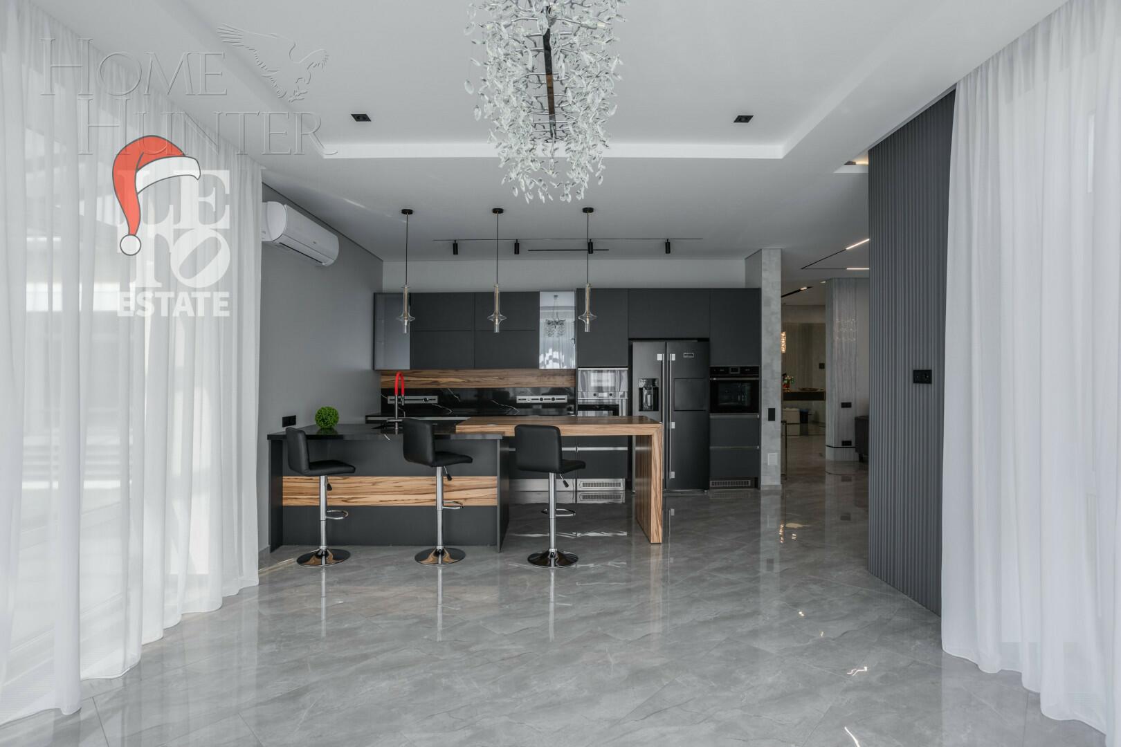 3-этажный коттедж 600 м² с отделкой