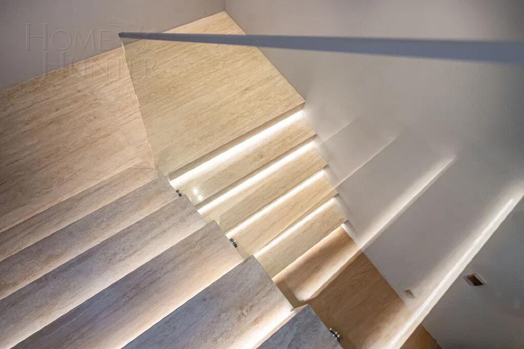 3-этажный коттедж 830 м² без отделки