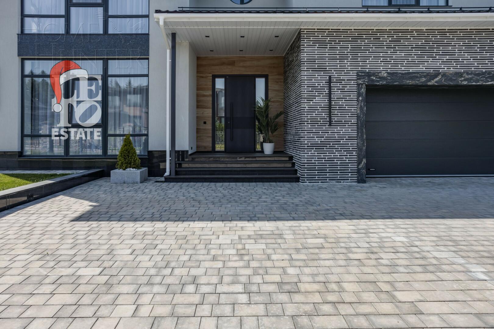 3-этажный коттедж 600 м² с отделкой