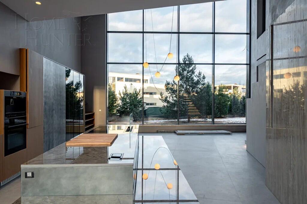 3-этажный коттедж 830 м² без отделки