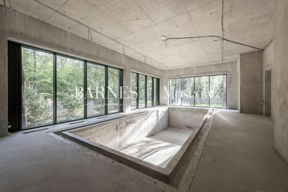 2-этажный коттедж 1 700 м² без отделки