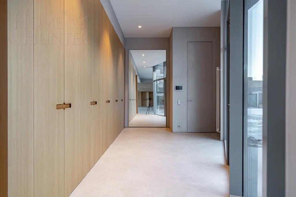 3-этажный коттедж 830 м² без отделки