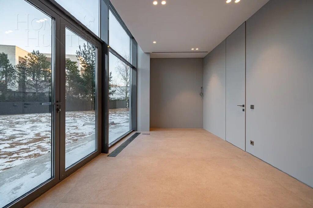 3-этажный коттедж 830 м² без отделки