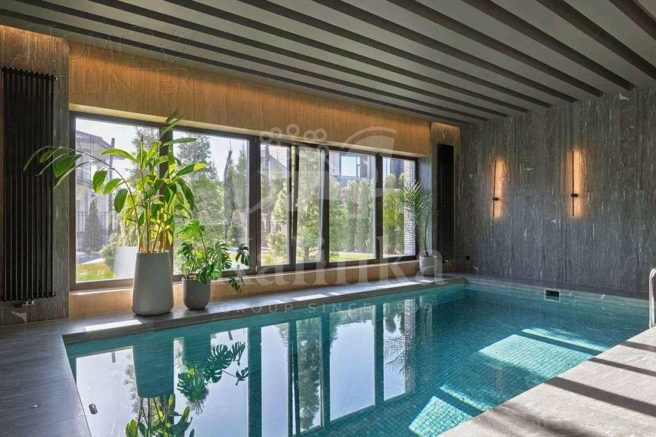 2-этажный коттедж 1 475 м² с отделкой