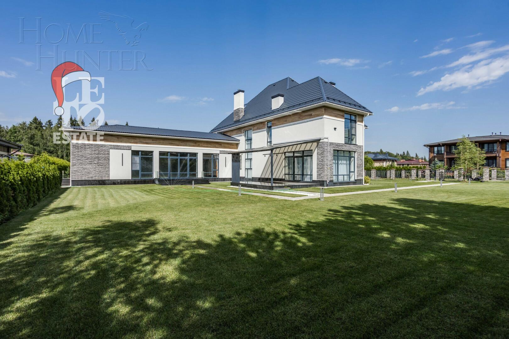 3-этажный коттедж 600 м² с отделкой