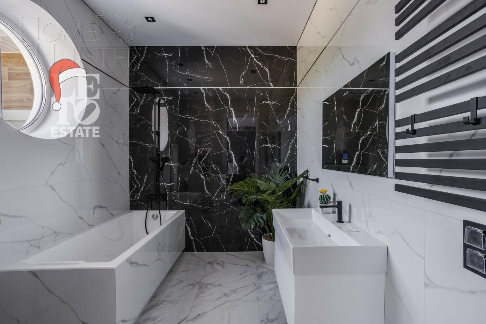 3-этажный коттедж 600 м² с отделкой