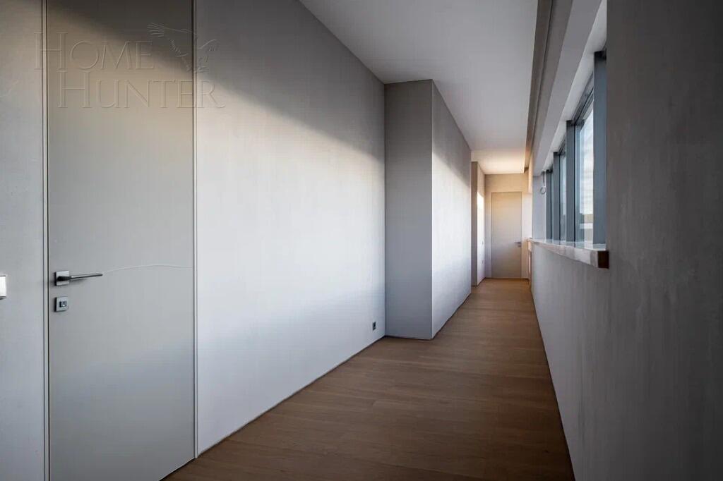 3-этажный коттедж 830 м² без отделки