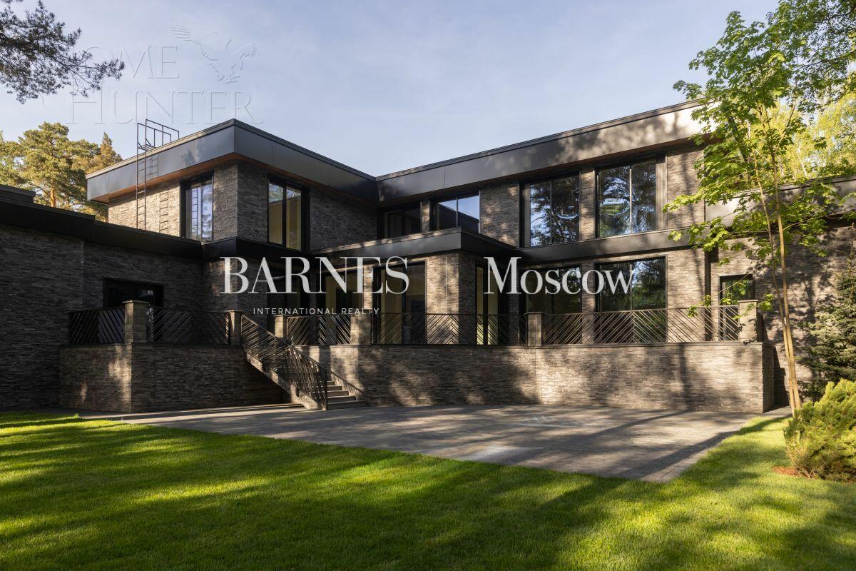 2-этажный коттедж 1 700 м² без отделки