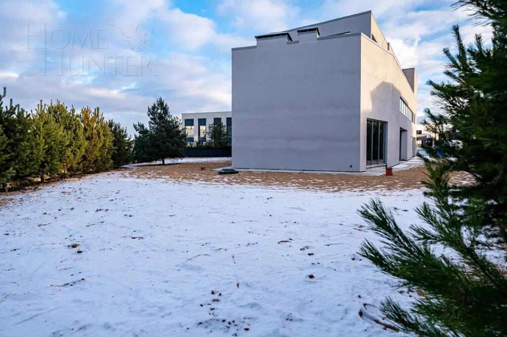 3-этажный коттедж 830 м² без отделки