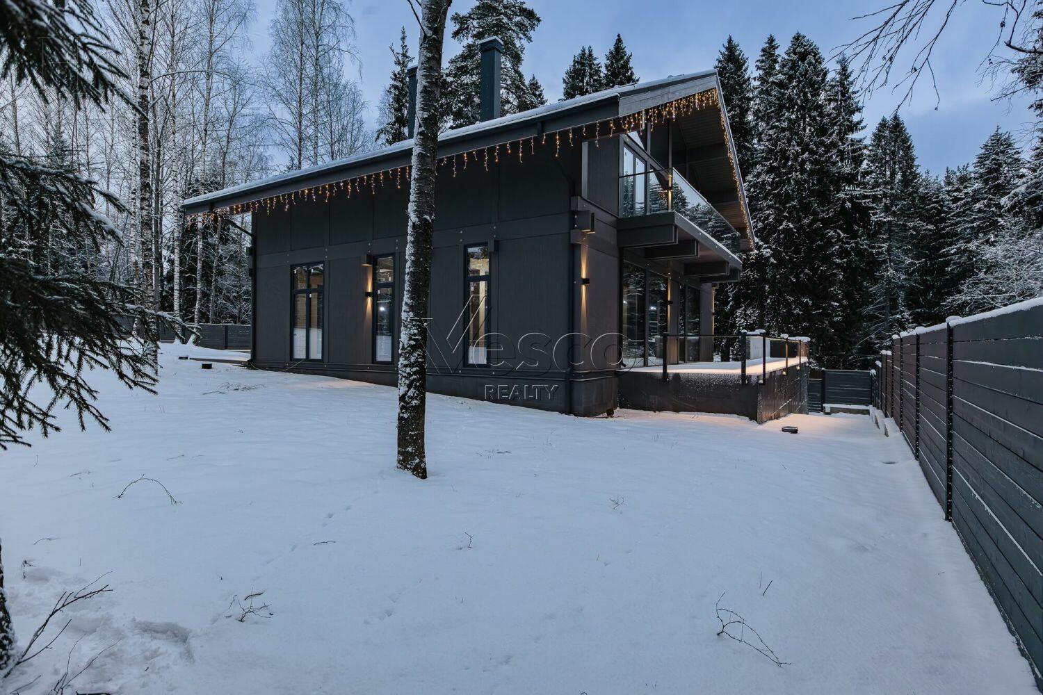 2-этажный коттедж 581.7 м² без отделки