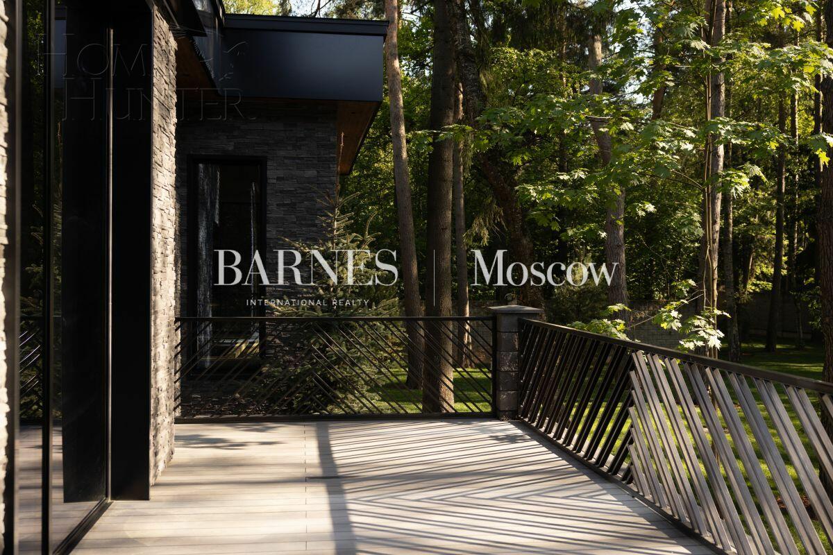 2-этажный коттедж 1 700 м² без отделки