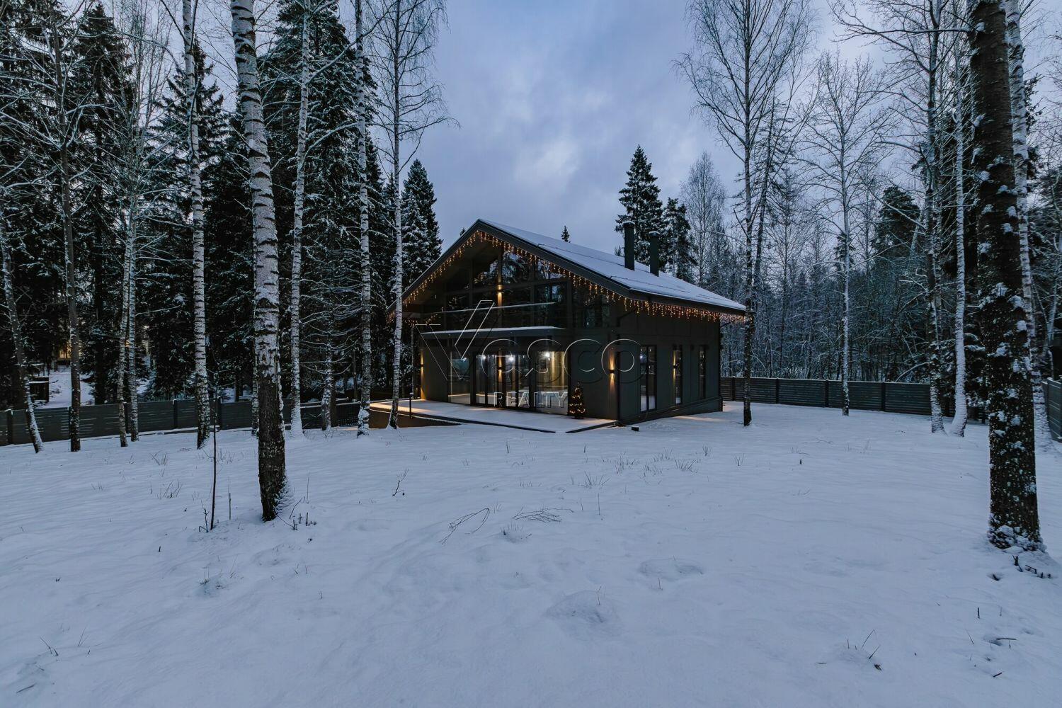 2-этажный коттедж 581.7 м² без отделки