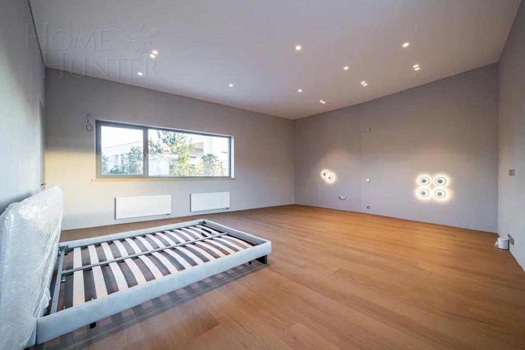 3-этажный коттедж 830 м² без отделки