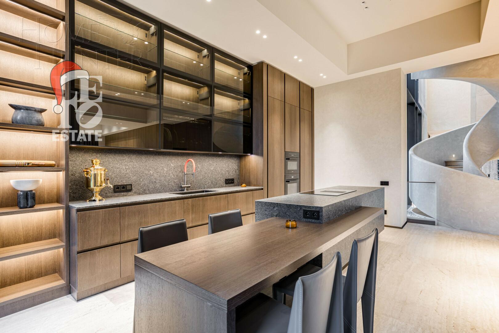 2-этажный коттедж 663 м² без отделки