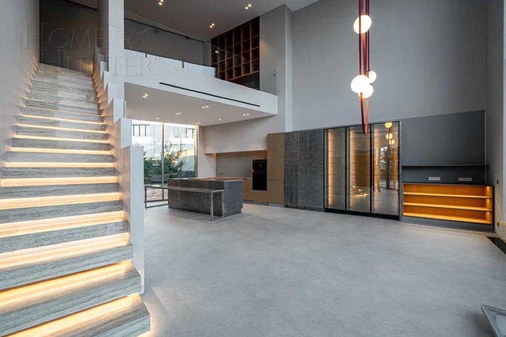 3-этажный коттедж 830 м² без отделки